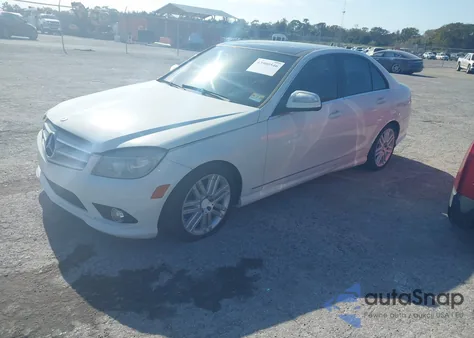 2009 Mercedes-Benz C 300 Luxury 4Matic/Sport 4Matic z USA, uszkodzony, nr VIN WDDGF81X99F283196